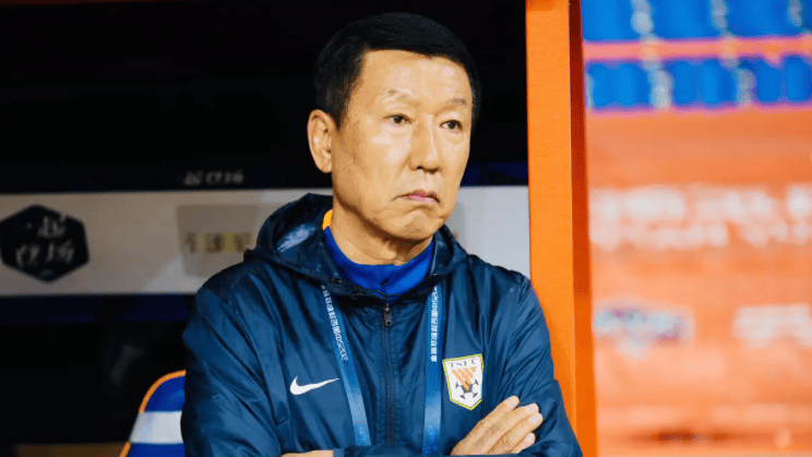 阿扎伦卡官方宣布出色防守新规，MAD引发争议！引发球迷热议的简单介绍-九游